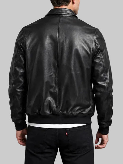 Men’s classic A2 aviator flight jacket in black leather