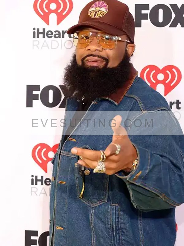Music Awards 2024iHeartRadio Blanco Brown Blue Denim Jacket
